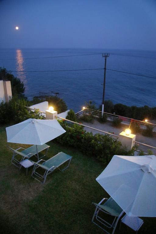 Santa Marina Apartments Rodakino Esterno foto