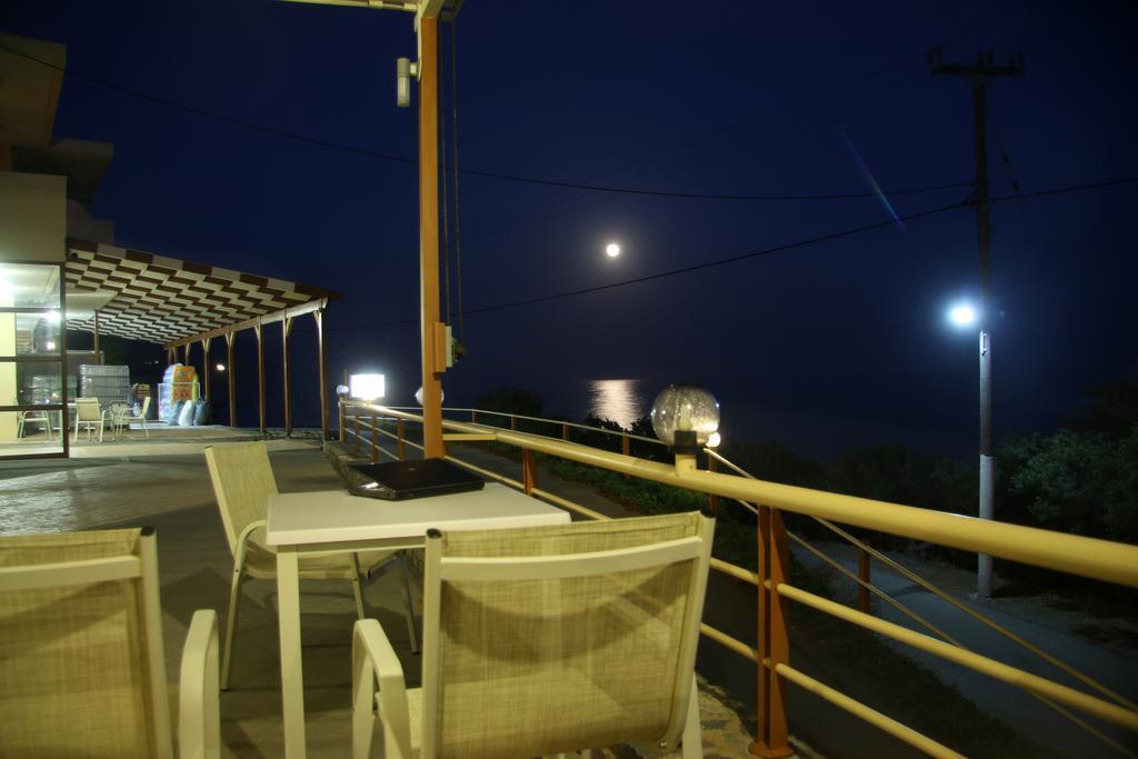 Santa Marina Apartments Rodakino Esterno foto