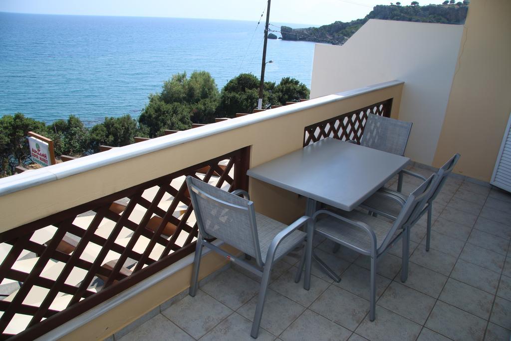 Santa Marina Apartments Rodakino Esterno foto