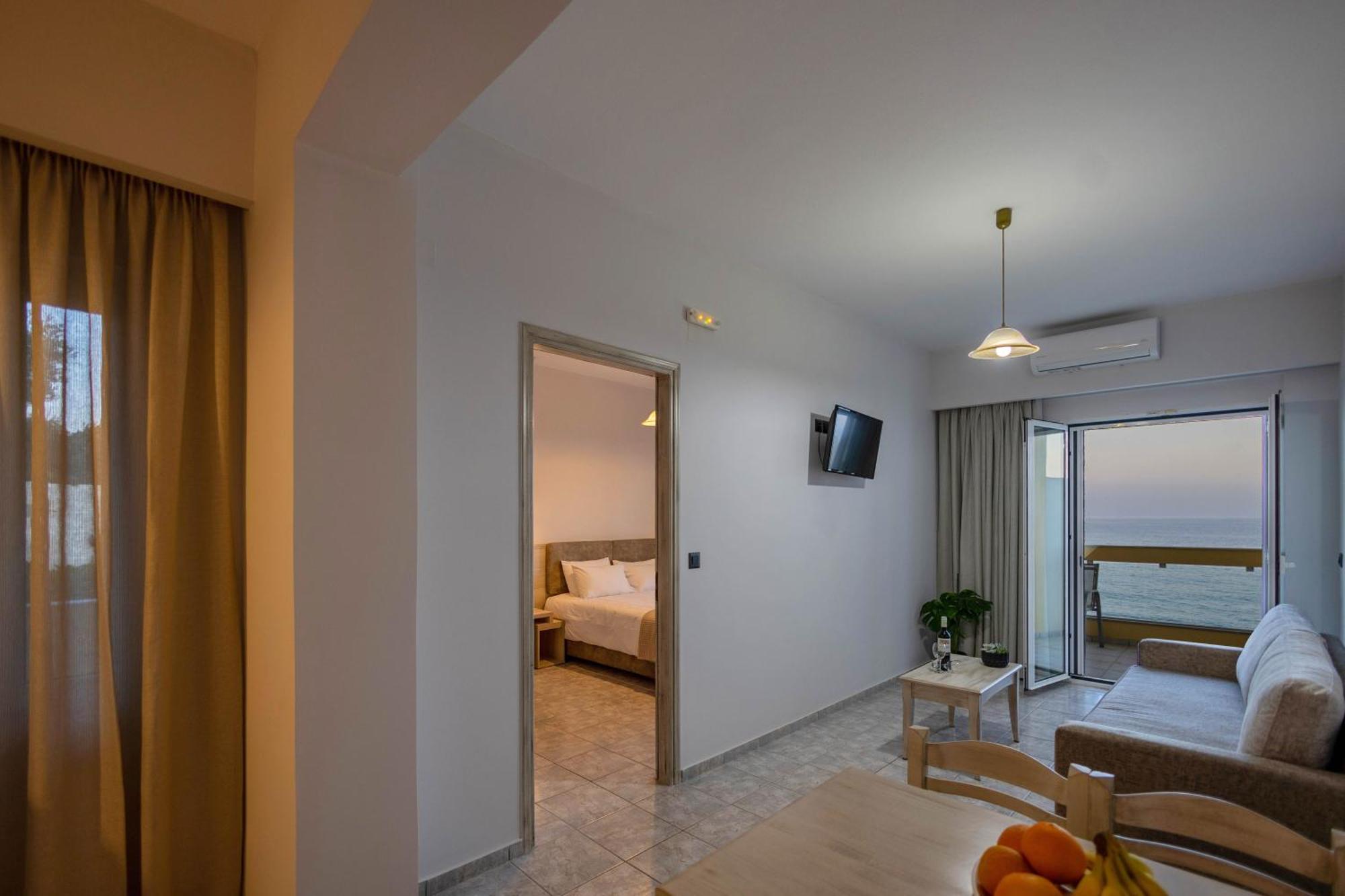 Santa Marina Apartments Rodakino Esterno foto